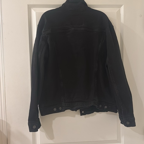Mens LEVI Black Jean Jacket. Size Large. - Picture 3 of 4